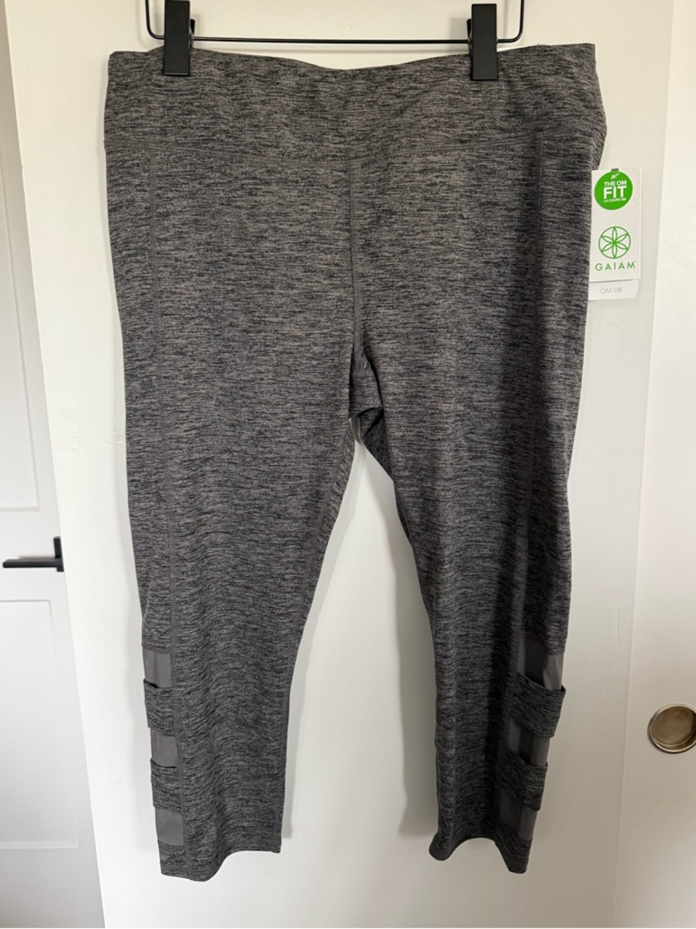 NWT GAIAM Whitney Capri Leggings 22” Size XL